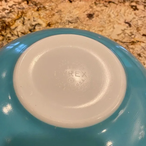 Vintage PYREX #444 4 qt Amish Butterprint Princess Turquoise Mixing Bowl